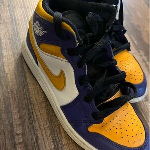 Air Jordan 1 Mid 'Lakers'